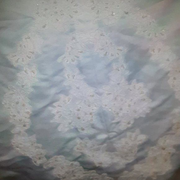 Wedding dress - Picture 12 of 15